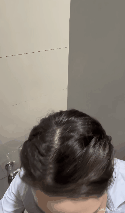 满足你的终极幻想 尾随黑丝制服妹子去洗手间