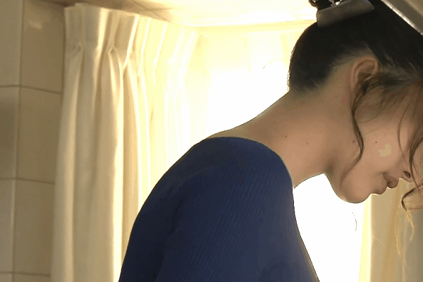 一个喜欢炫耀老婆的男人 妻子被人NTR的故事