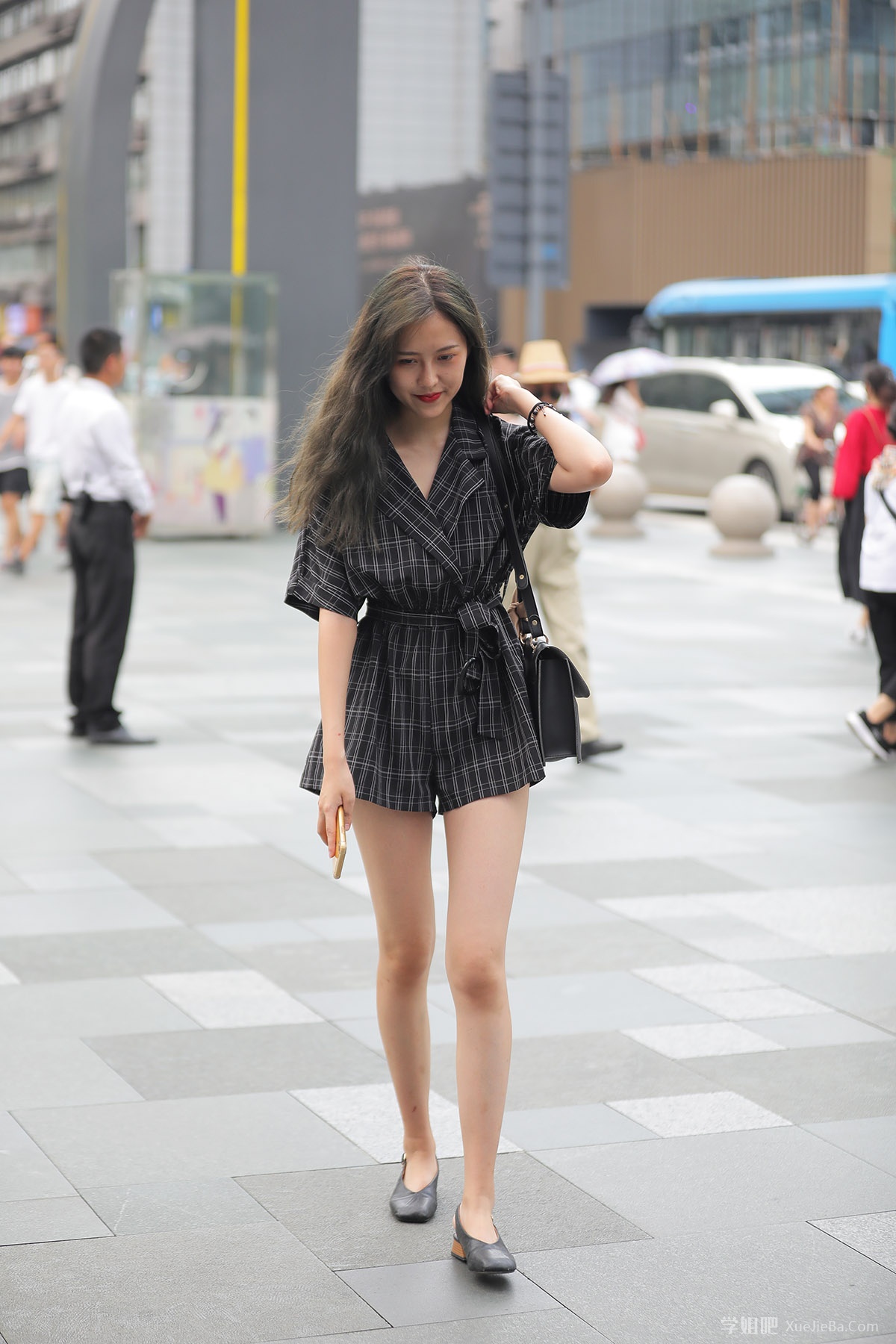 街拍路上的行人第8期 笑起来很好看的长腿小姐姐