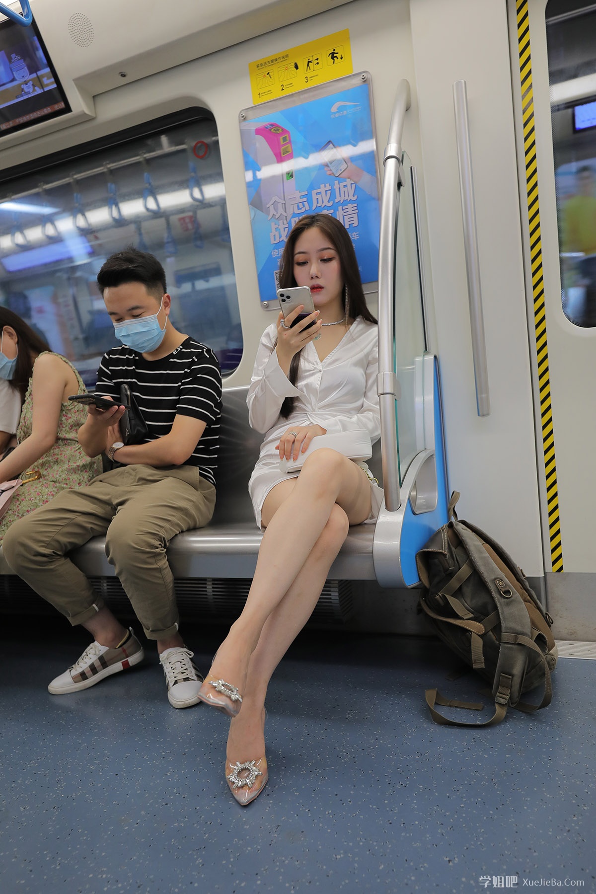 街拍路上的行人第10期 跟拍地铁里的长腿小姐姐 附完整版图包下载