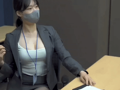 黑丝职业装小姐姐 在办公室的一天 车灯亮了