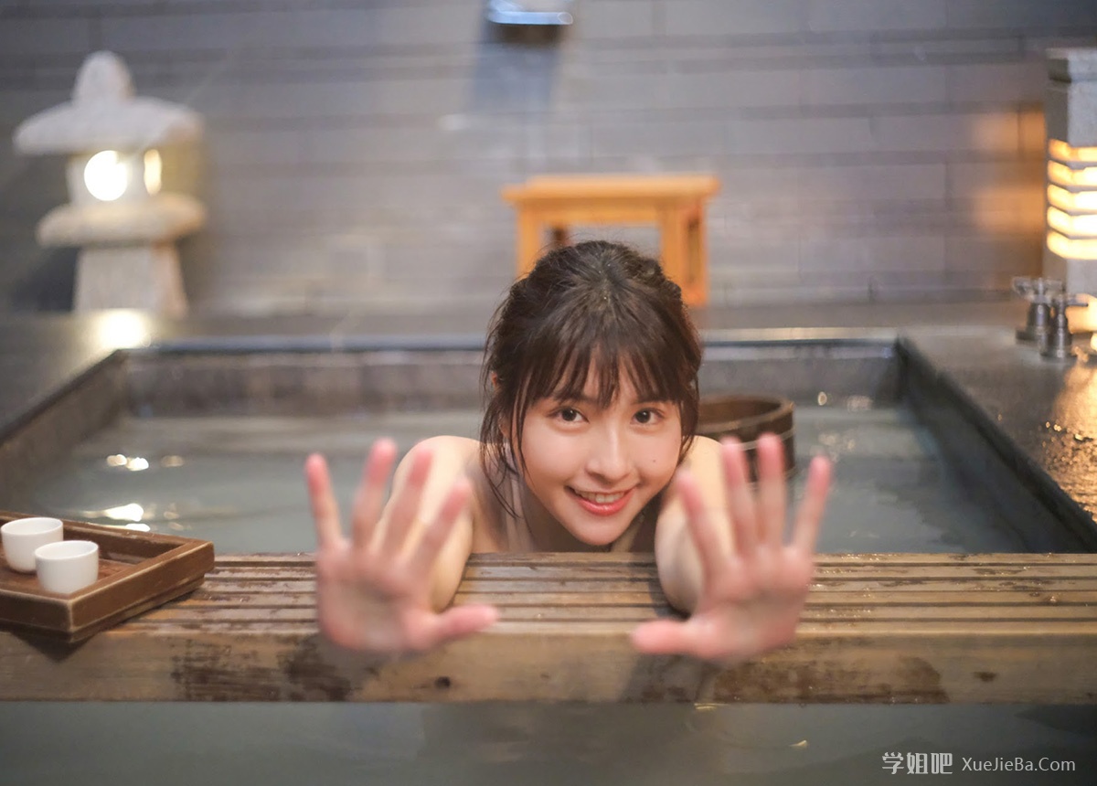 峮峮写真集《一见峮心》《QUNing》图包下载