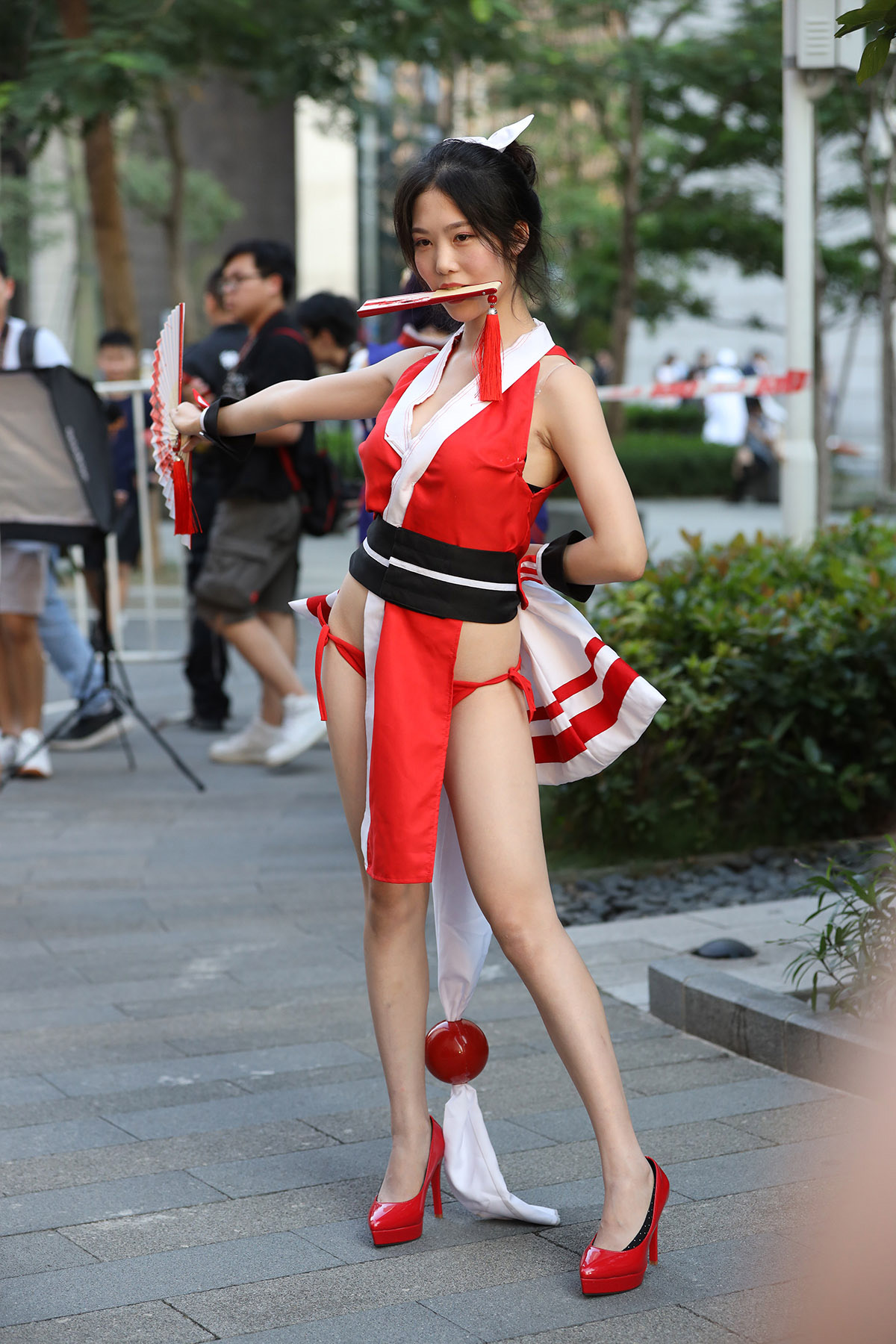 街拍路上的行人第4期 大街上的不知火舞小姐姐