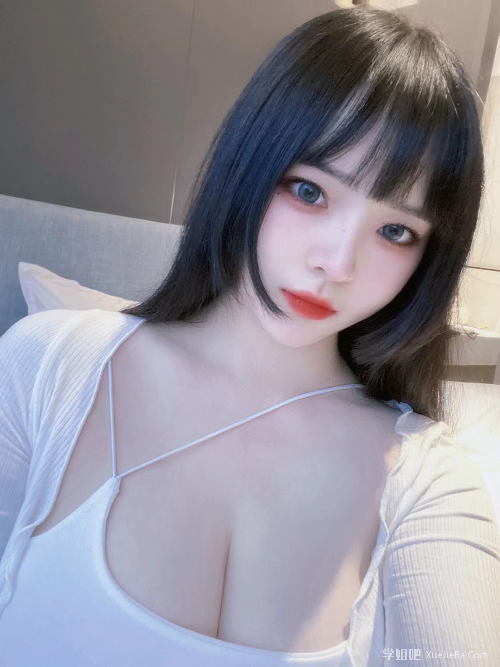 网友投稿 一位成都纹身店老板娘 车灯34E