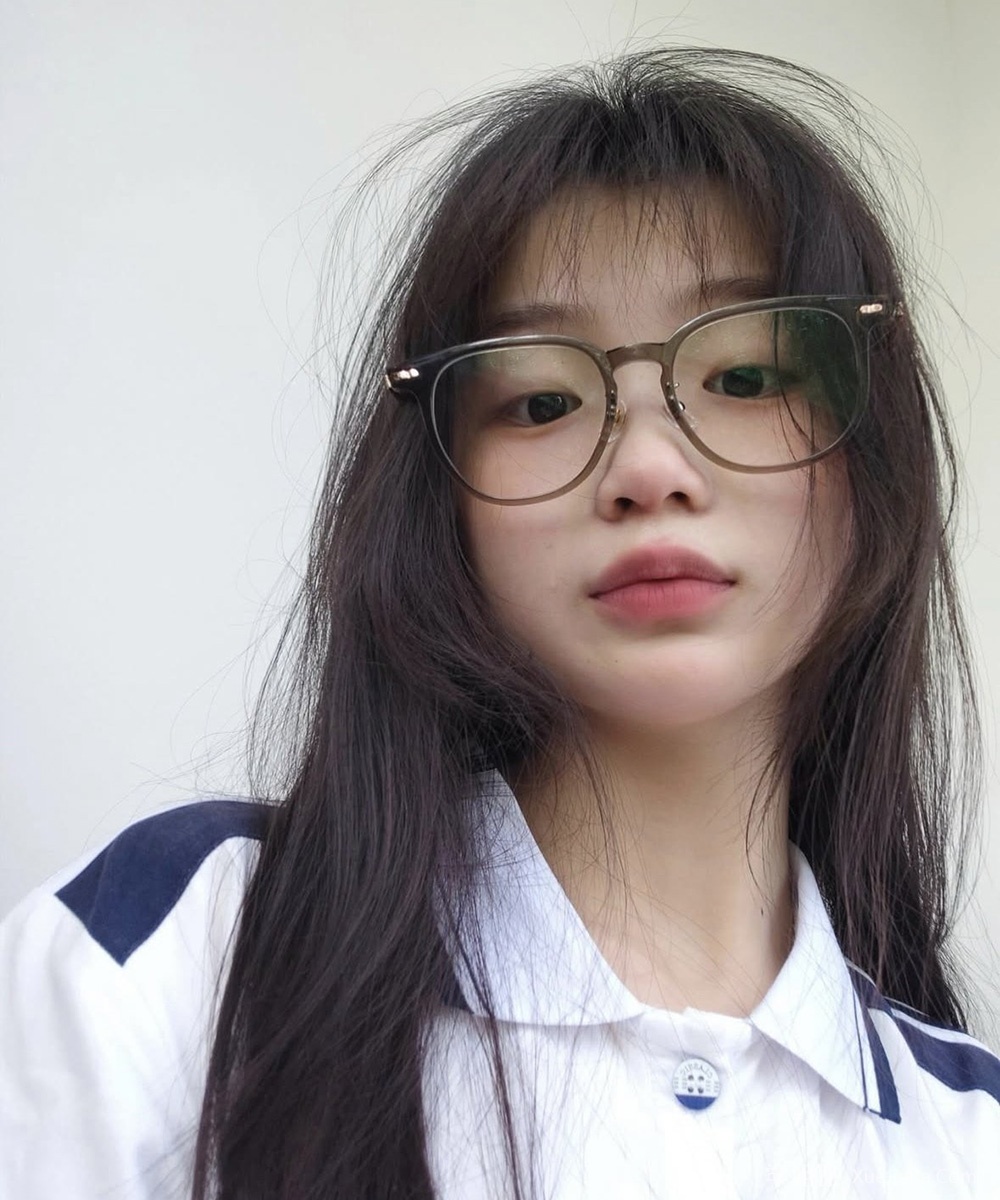 网友分享 一位推特福利姬 长相青涩 疑似女高中生