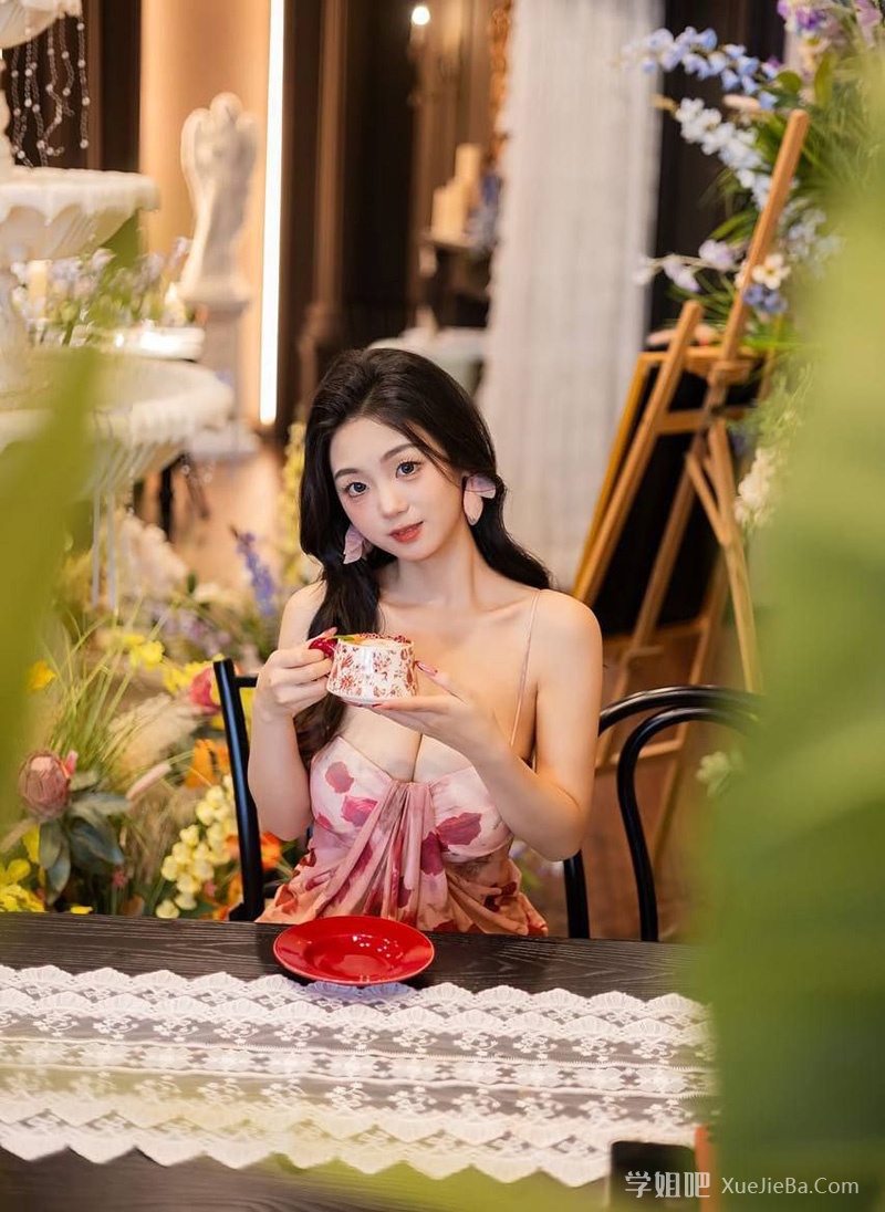 抖音百万粉丝 巨乳网红小熊软糖与金主激情聊天视频流出 目前已清空账号