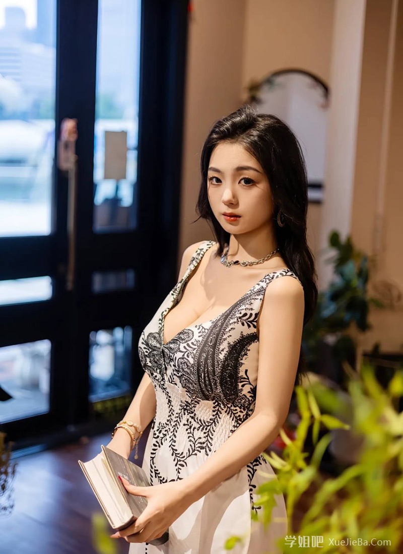 抖音百万粉丝 巨乳网红小熊软糖与金主激情聊天视频流出 目前已清空账号