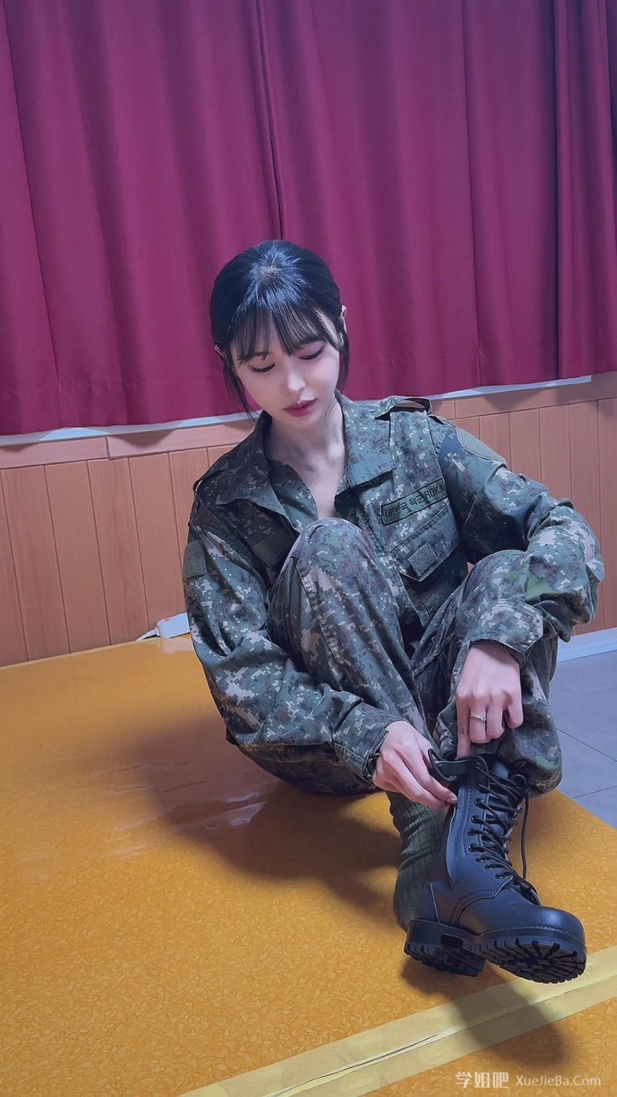 求出处 据说是韩国女兵营流出视频 其实是韩国女主播徐婉