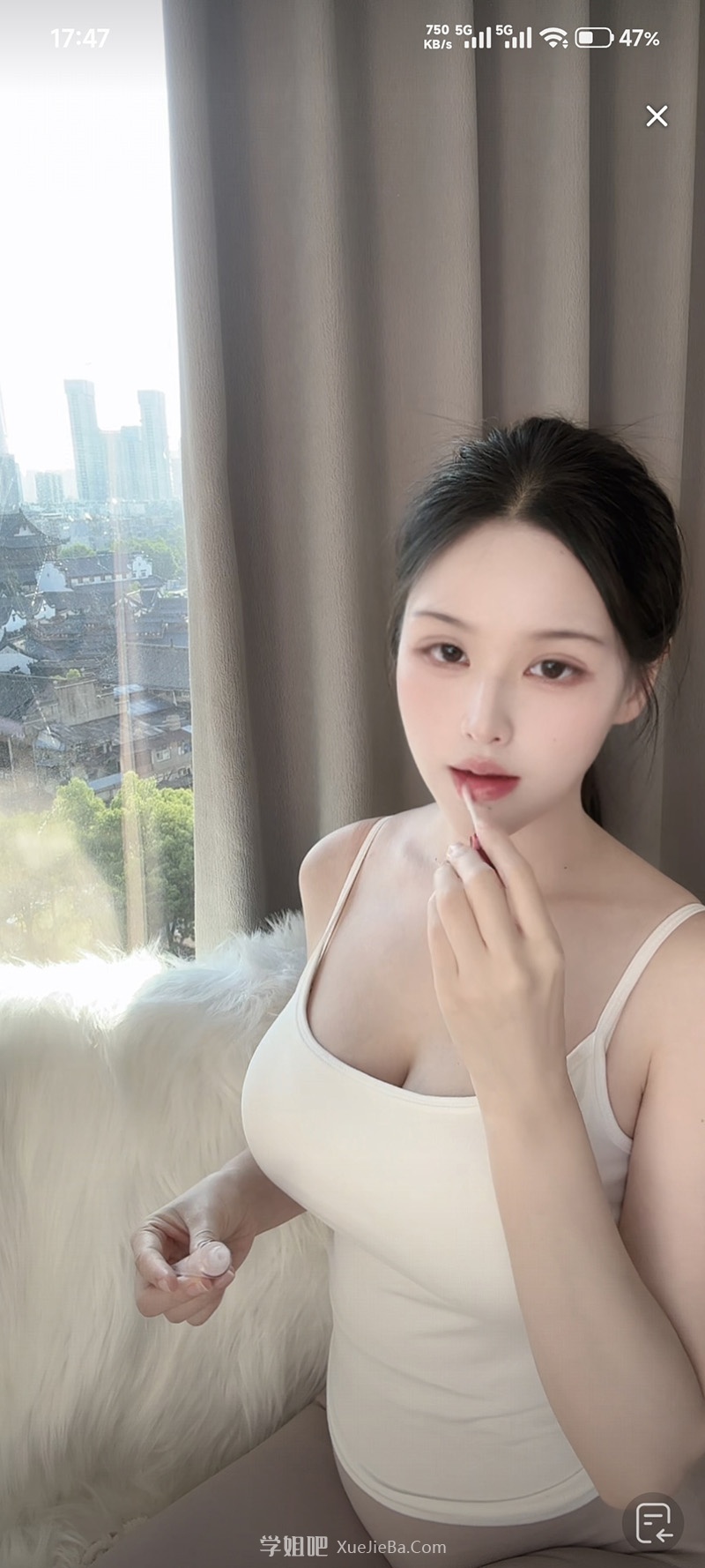 抖音知道我最近缺营养 一刷直播全是含奶量很高的小姐姐