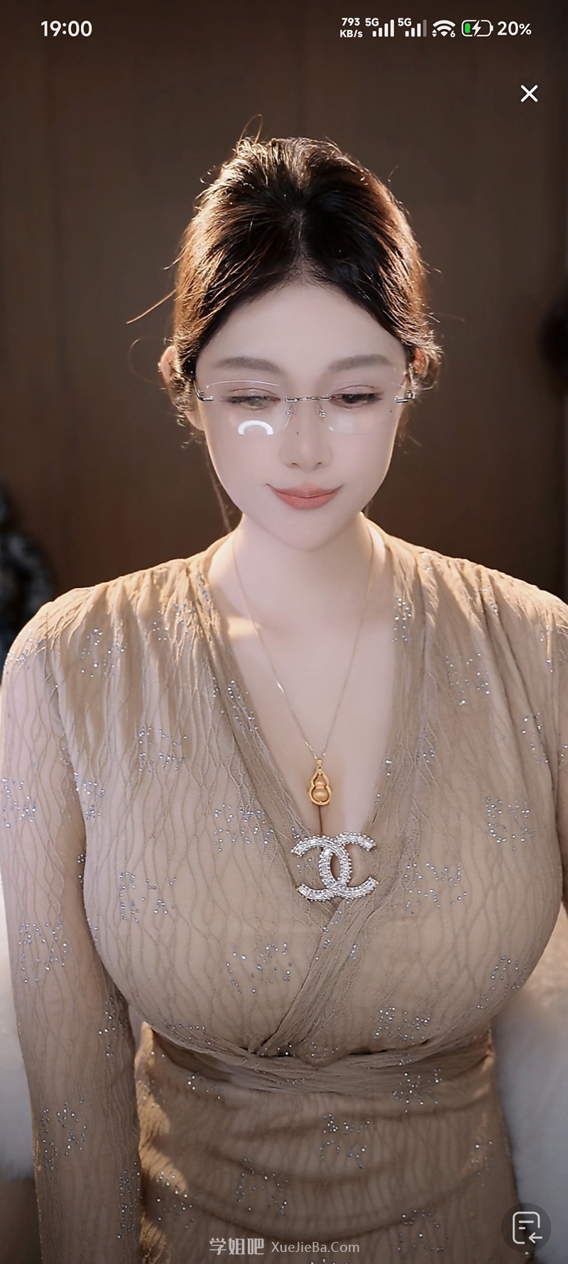 抖音知道我最近缺营养 一刷直播全是含奶量很高的小姐姐