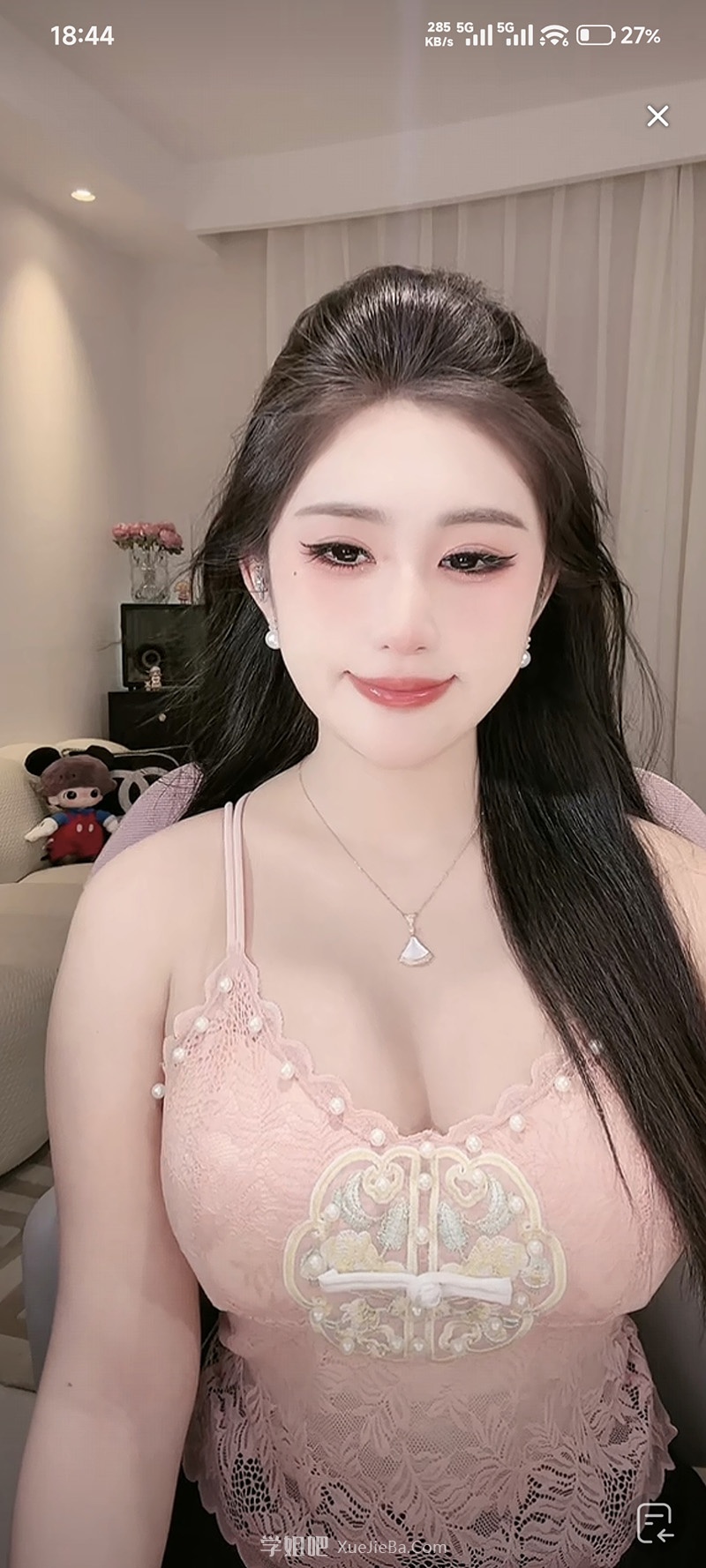抖音知道我最近缺营养 一刷直播全是含奶量很高的小姐姐