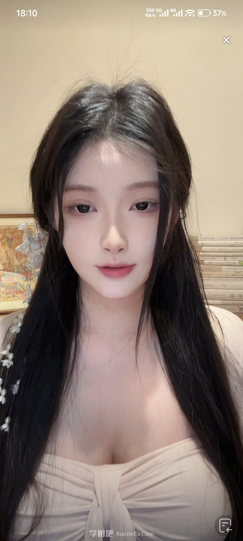 抖音知道我最近缺营养 一刷直播全是含奶量很高的小姐姐