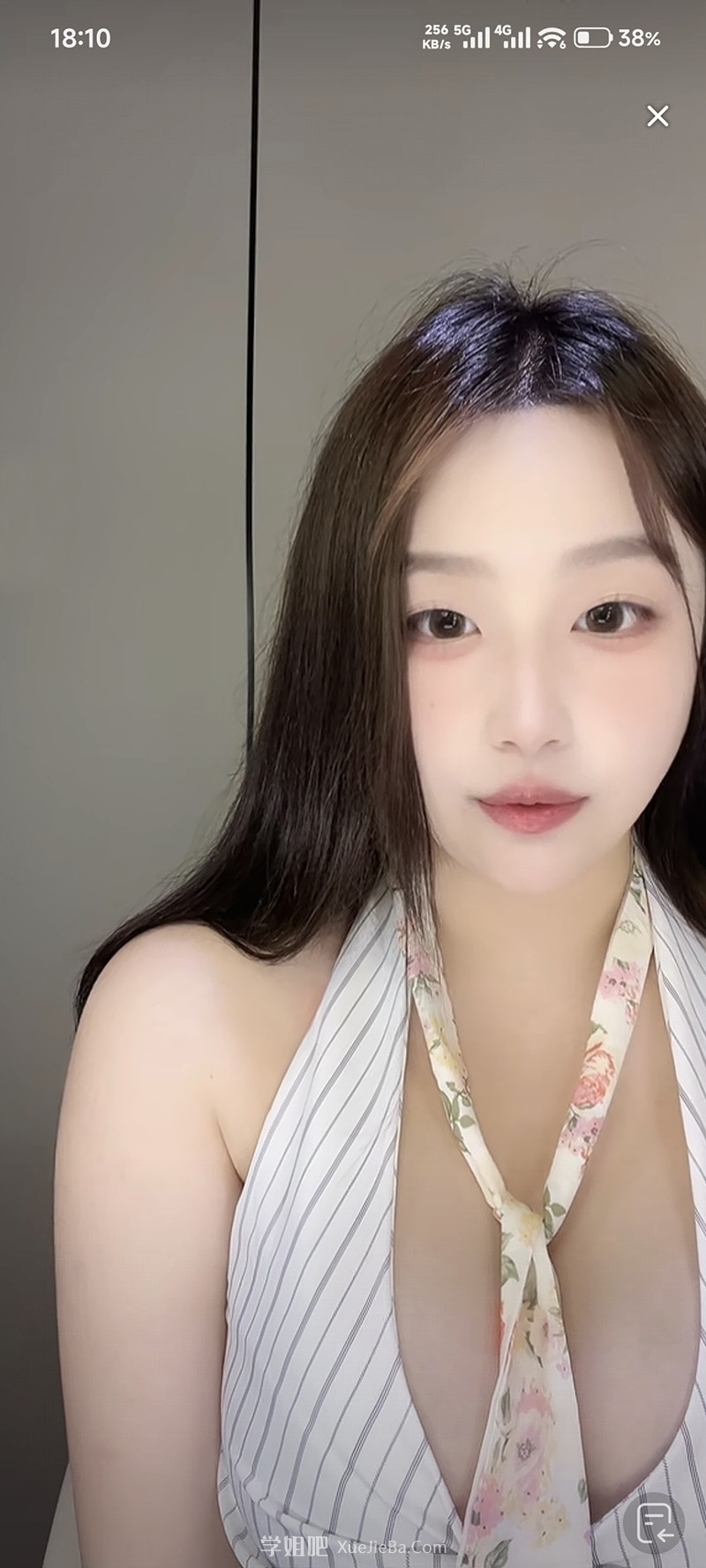 抖音知道我最近缺营养 一刷直播全是含奶量很高的小姐姐