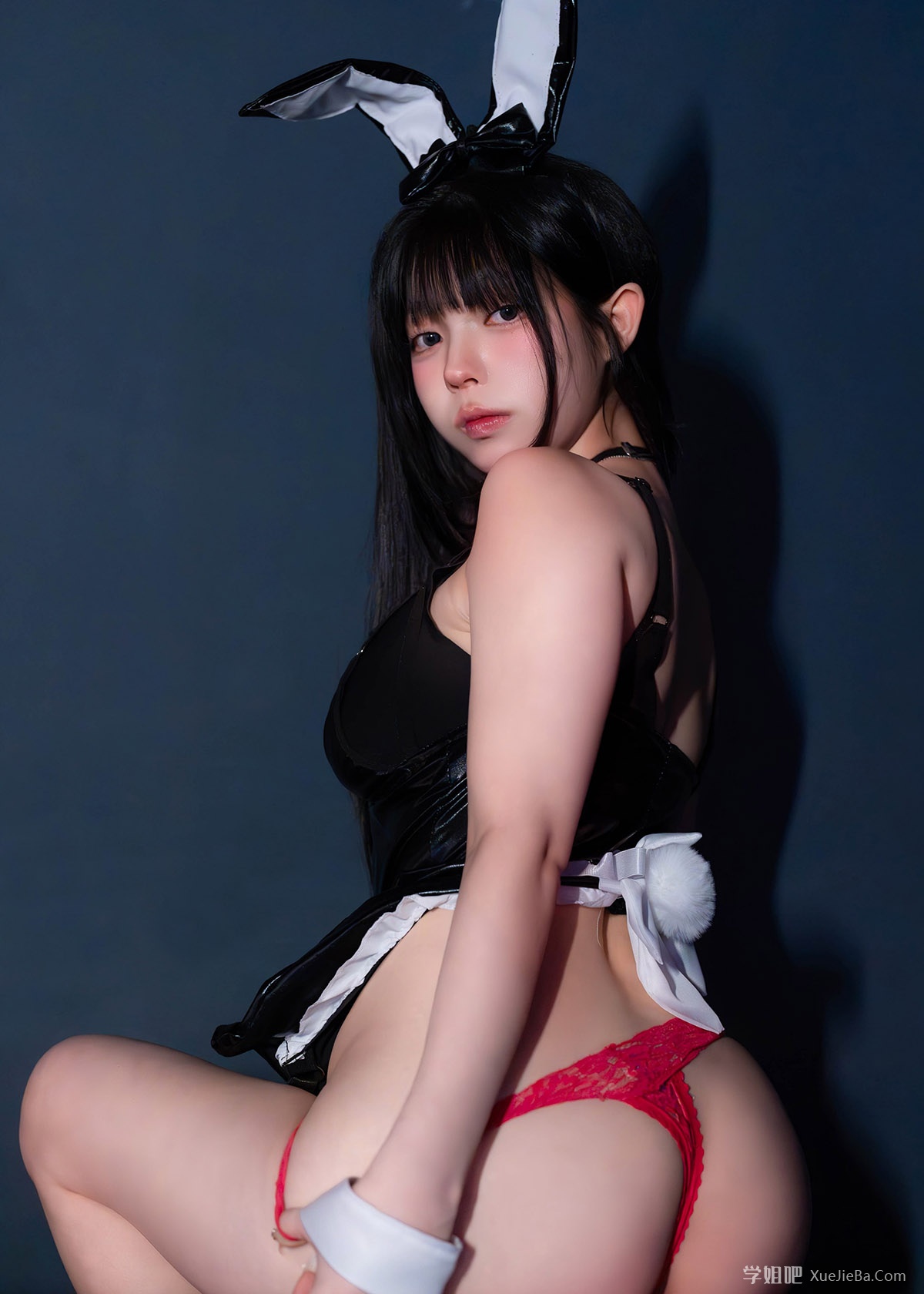 赌桌上的兔女郎 看着实在太欲了