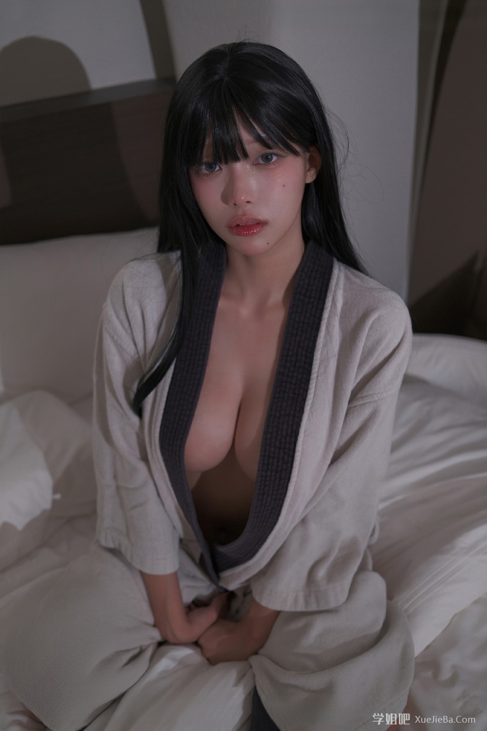 求出处 这个看起来像AI的妹子 居然是真人