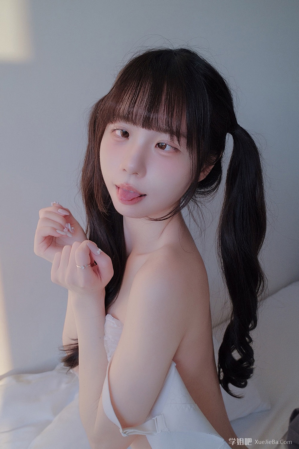 新人福利姬 长相幼态却色气满满 非常有反差感